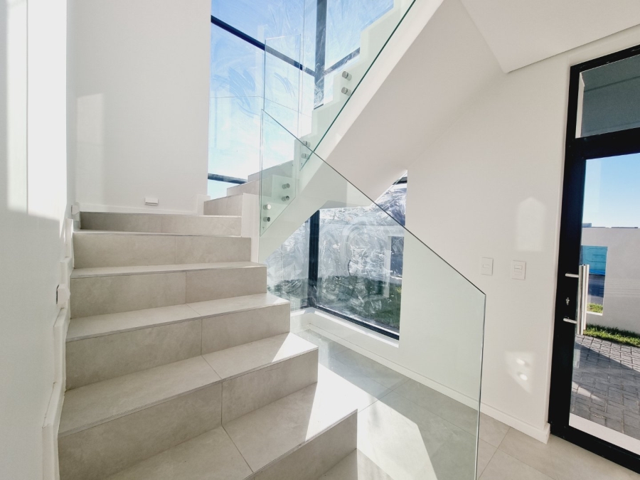 4 Bedroom Property for Sale in Sandown Western Cape